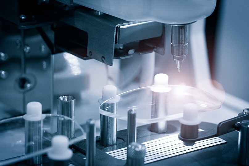 Optical grinder machine with glasses lens